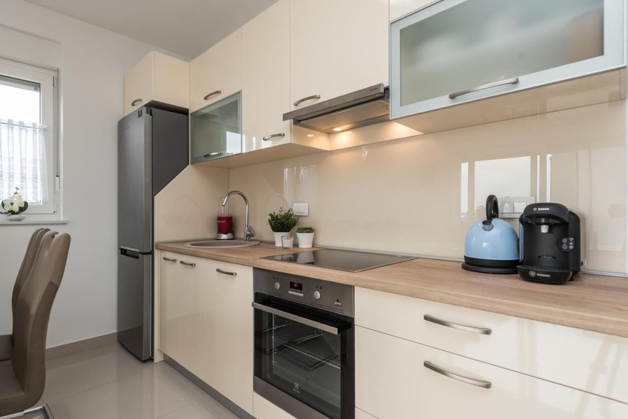 Zoran Brand New Modern Apartments Mandre Exterior photo