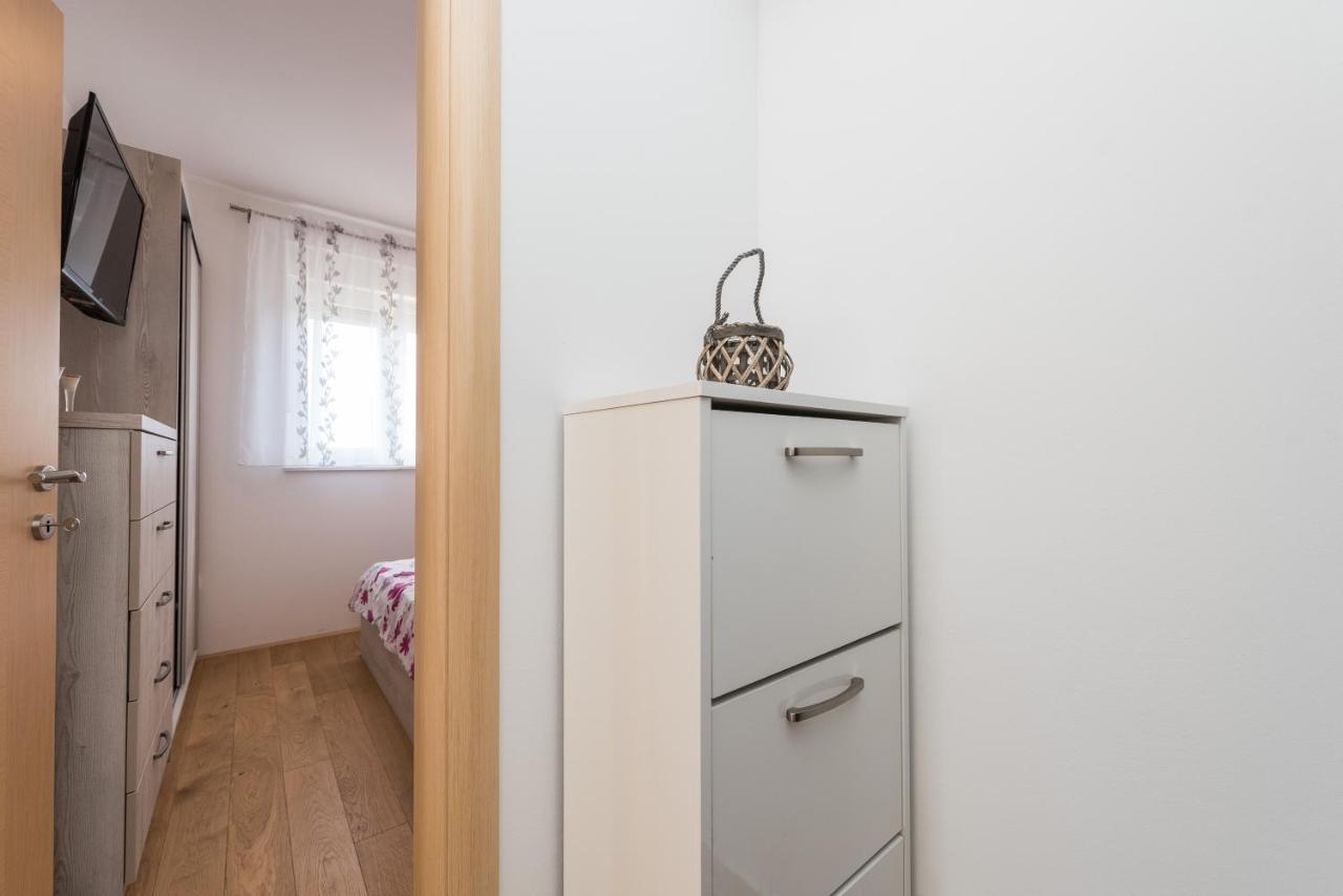 Zoran Brand New Modern Apartments Mandre Exterior photo